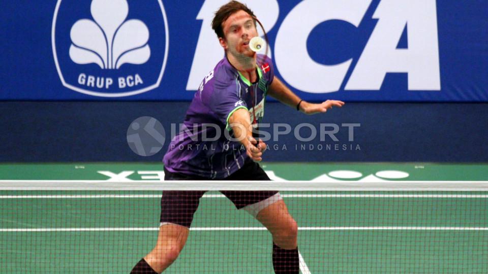 Jan O Jorgensen harus merelakan gelar tunggal putra ke tangan pebulutangkis muda Jepang, Kento Momota.